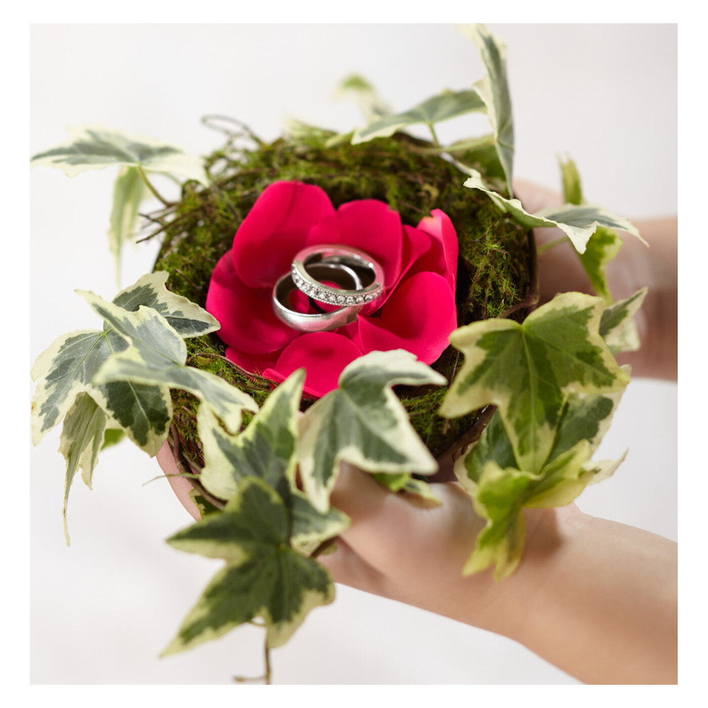 Lila Rose Ring Nest flower arrangement